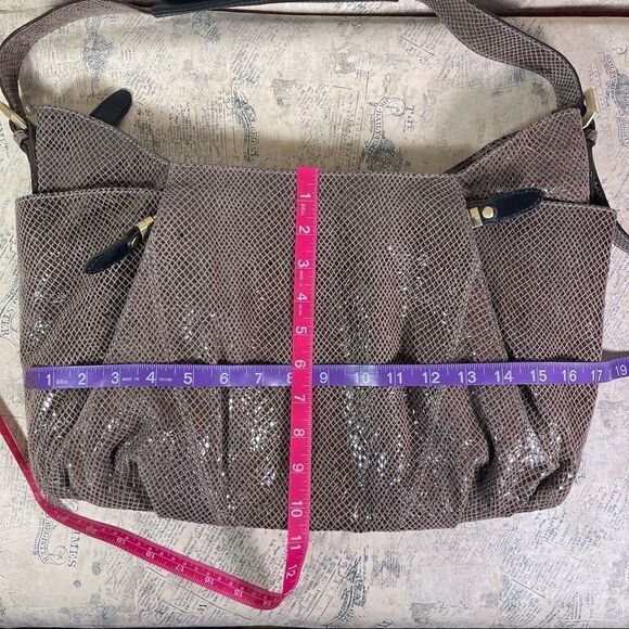 orYany Snake Embossed Leather - Picture 10 of 11